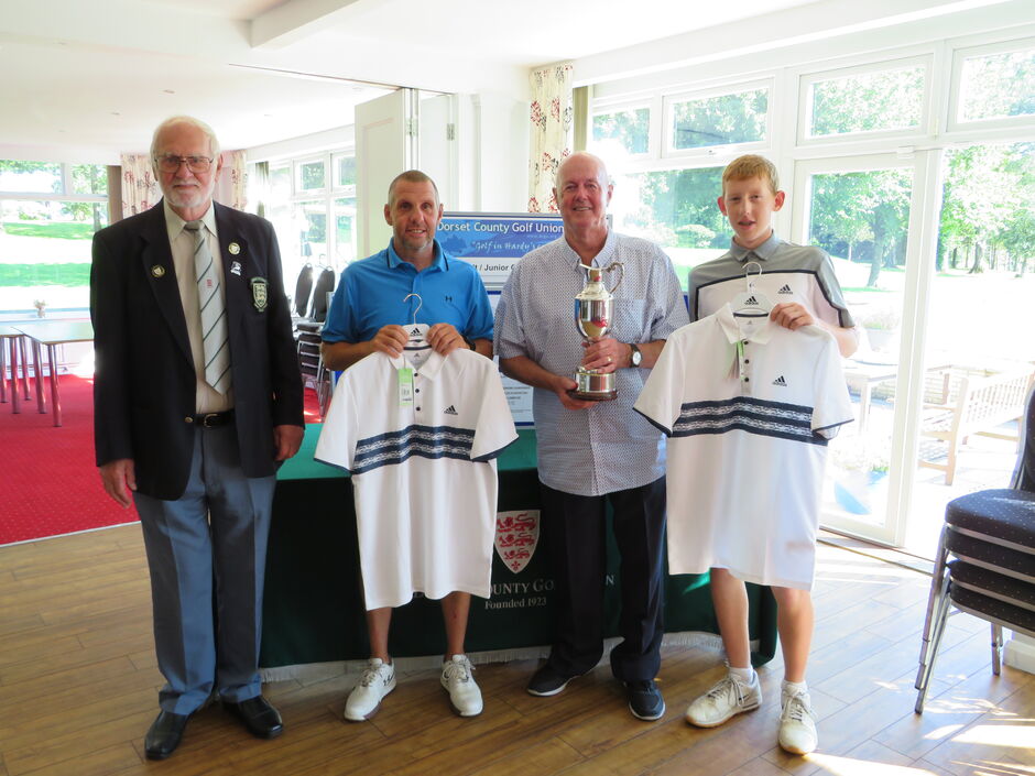 Geoff Cotton with winners Andy & Toby Trott